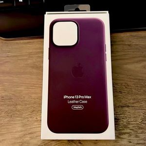 iPhone 13 Pro Max Leather MagSafe Case